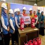 Pertamina dan SERUNI Serahkan Bantuan Sarana Air Bersih dan 1.577 Tabung Bright Gas bagi Warga Pidie Jaya